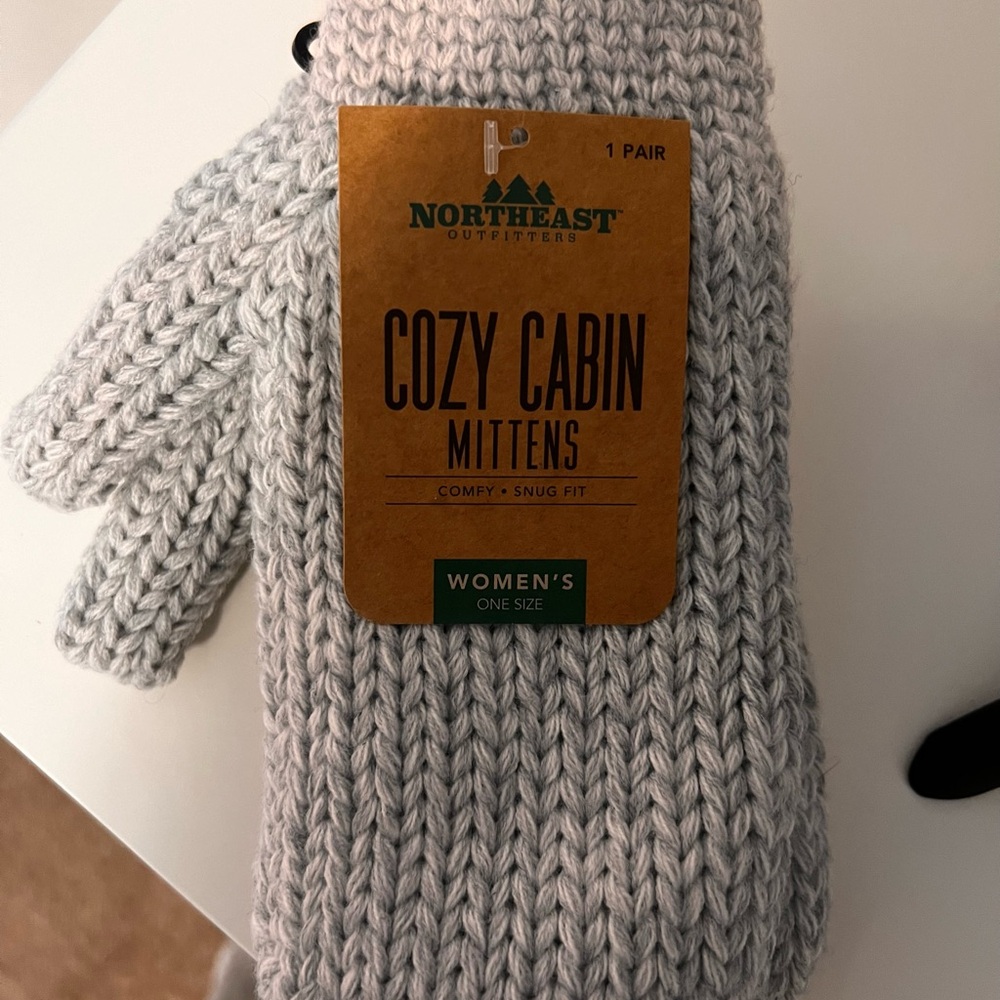Northeast Outfitters Cozy Cabin Gray Mittens